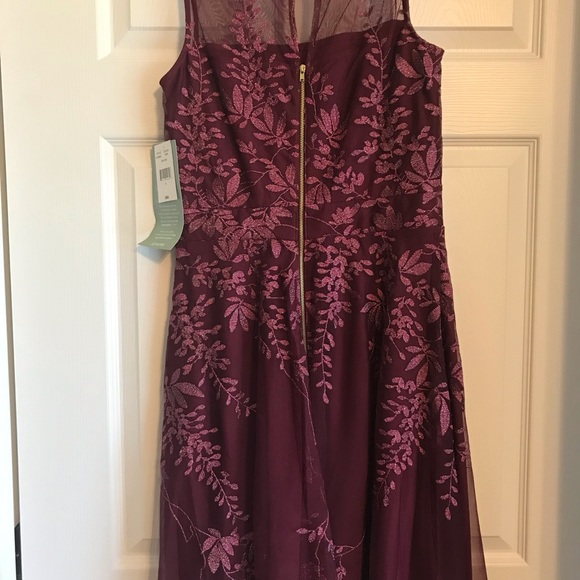 Tea length wine colored dress - Picture 3 of 4